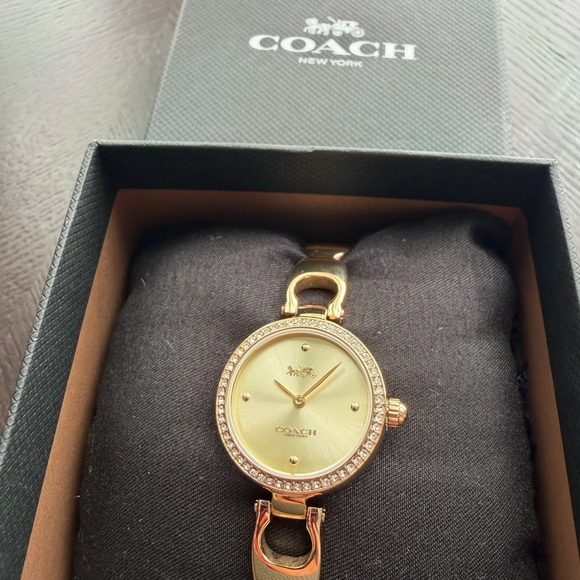 New gold coach watch - Picture 4 of 4